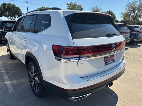 Used 2026 Volkswagen Atlas SE FWD image 6