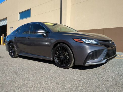 Used 2022 Toyota Camry XSE image 1