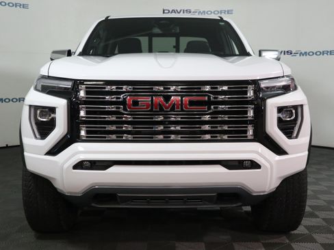 Used 2024 GMC Canyon Denali AWD/4WD image 12