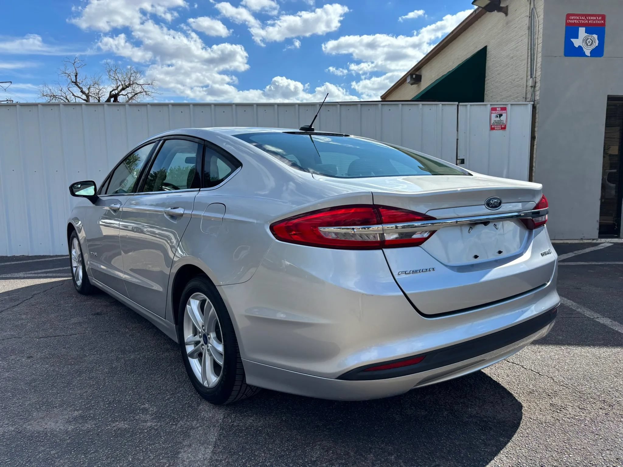 Used 2018 Ford Fusion S FWD image 3