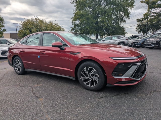 New 2026 Hyundai Sonata Blue FWD image 2