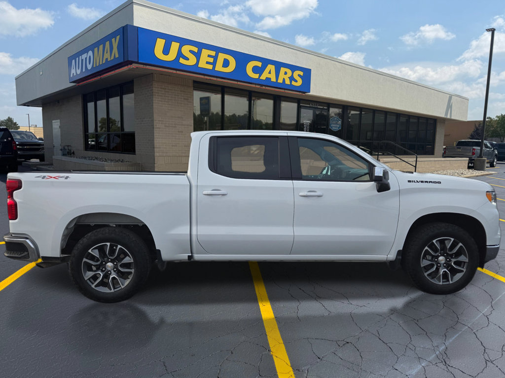 Used 2024 Chevrolet Silverado 1500 LT AWD/4WD image 2