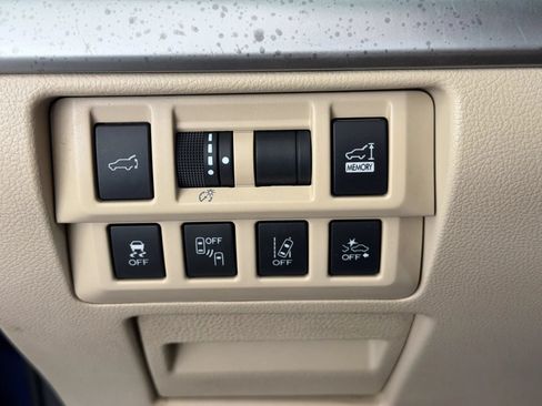 Used 2018 Subaru Outback 2.5i Limited AWD/4WD image 30