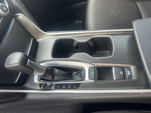 Used 2018 Honda Accord LX image 27