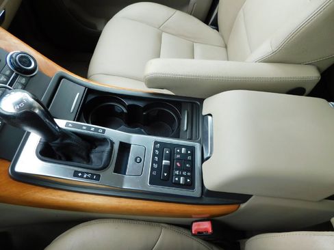 Used 2012 Land Rover Range Rover Sport HSE image 37