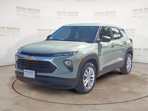 Used 2025 Chevrolet TrailBlazer LS w/ LS Convenience Package FWD image 1