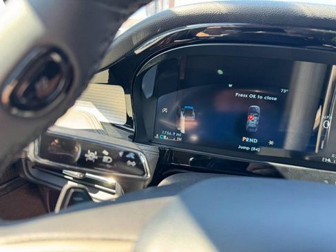 Used 2025 Lincoln Corsair AWD w/ Equipment Group 101A image 17