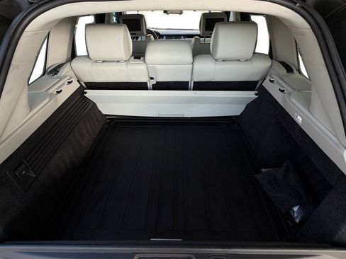 Used 2016 Land Rover Range Rover HSE image 19