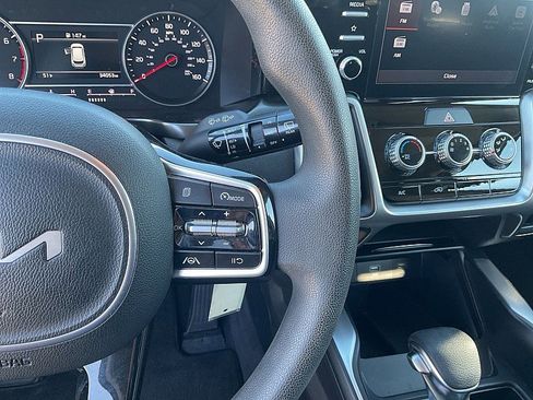 Used 2023 Kia Sorento LX image 14