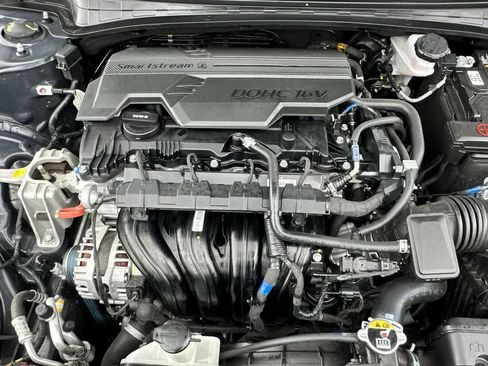 Used 2024 Hyundai Elantra SE FWD image 19