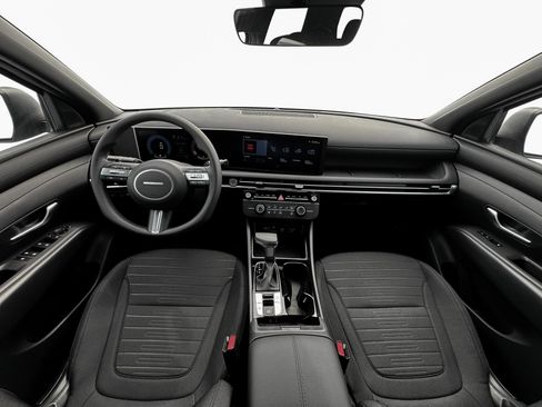 Certified 2025 Hyundai Santa Cruz SE image 13