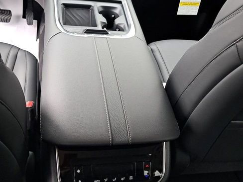 New 2025 Nissan Armada SV image 27