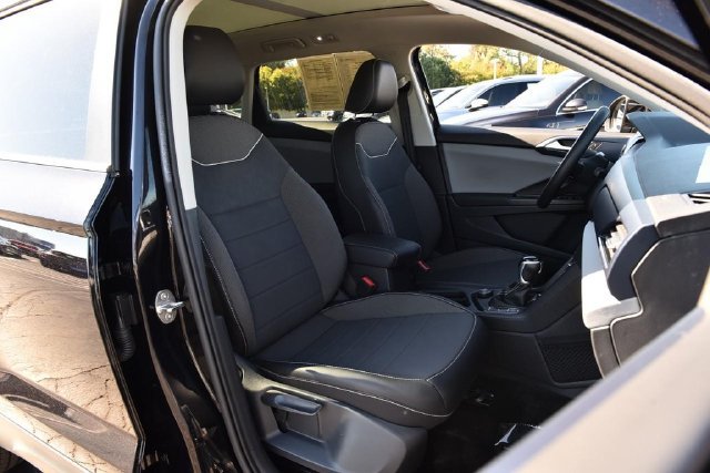 Certified 2023 Volkswagen Taos SE w/ Panoramic Sunroof Package AWD/4WD image 20