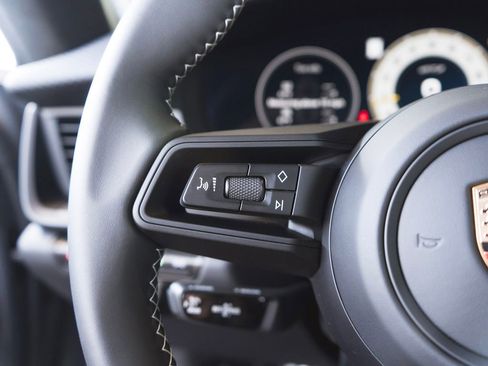 Used 2025 Porsche 911 GT3 image 18