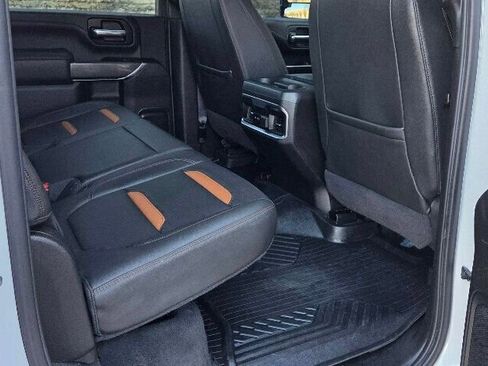 Used 2022 GMC Sierra 2500 AT4 w/ AT4 Premium Plus Package image 18