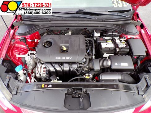 Used 2017 Hyundai Elantra SE image 23