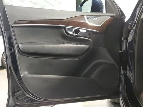 Used 2019 Volvo XC90 T6 Momentum w/ Protection Package Premier AWD/4WD image 14