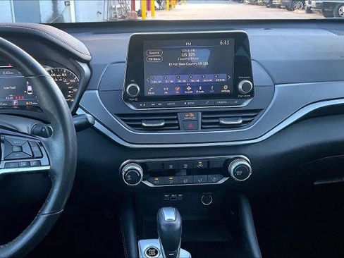 Certified 2024 Nissan Altima 2.5 SR image 6