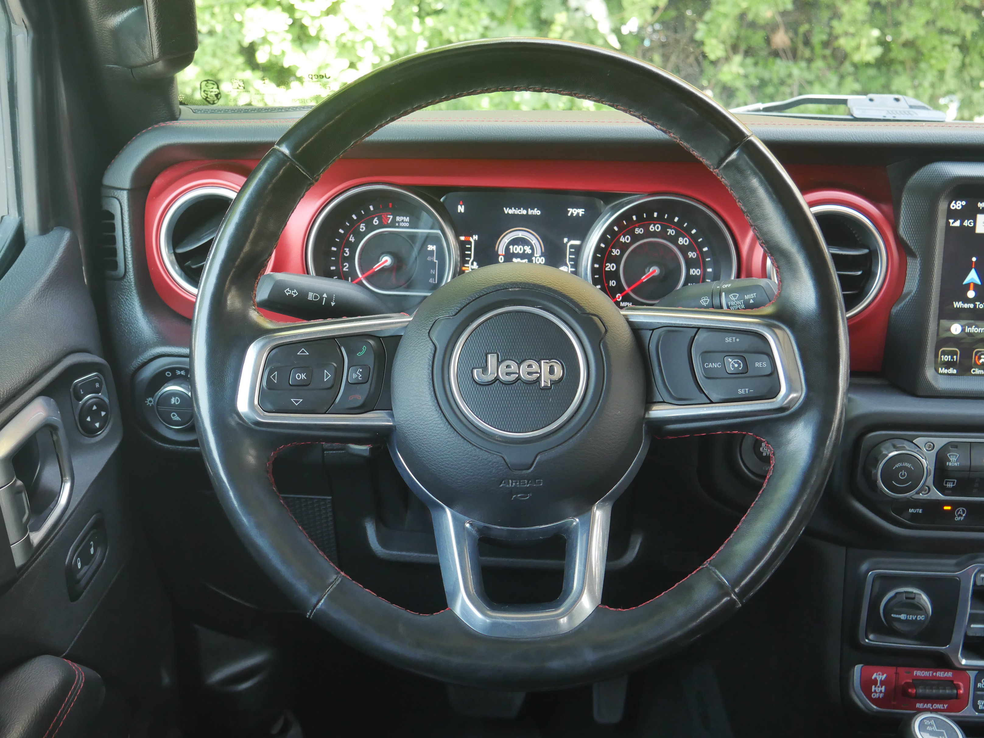 Used 2022 Jeep Gladiator Rubicon w/ LED Lighting Group AWD/4WD image 6