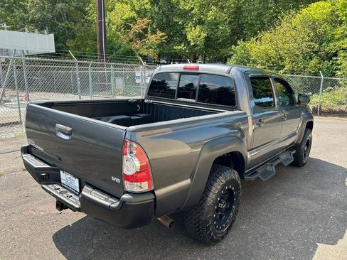 Used 2015 Toyota Tacoma 4x4 Double Cab w/ Convenience Package image 5