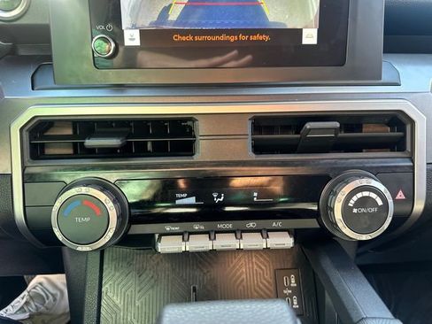 Certified 2025 Toyota 4Runner SR5 image 39