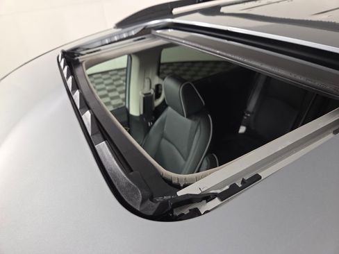New 2026 Honda Odyssey Touring image 3