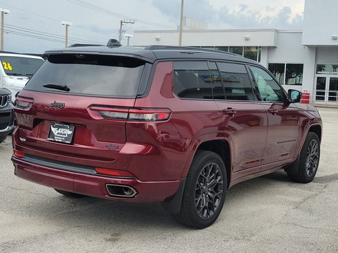 Used 2025 Jeep Grand Cherokee L Summit AWD/4WD image 4