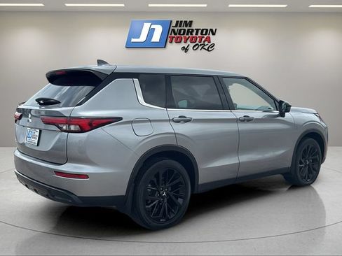 Used 2023 Mitsubishi Outlander SE AWD/4WD image 5