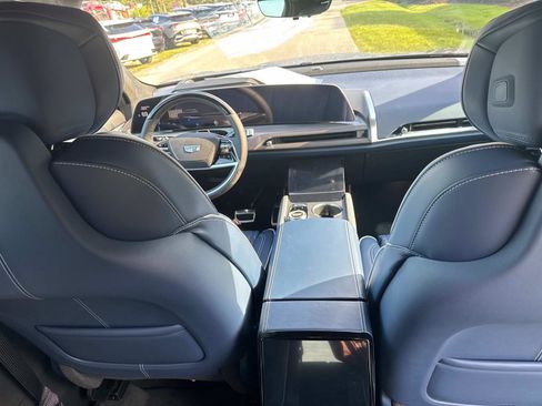 New 2026 Cadillac Vistiq Premium Luxury image 19