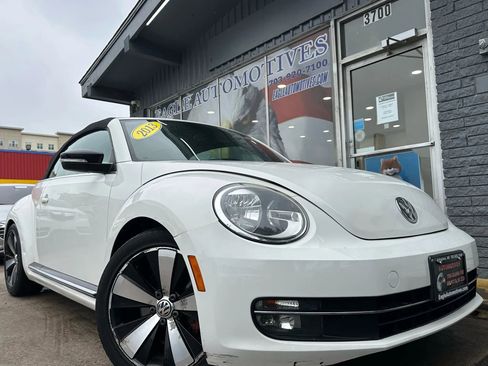 Used 2013 Volkswagen Beetle 2.0T image 1
