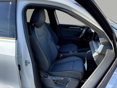 New 2026 Volkswagen Tiguan SE R-Line image 29