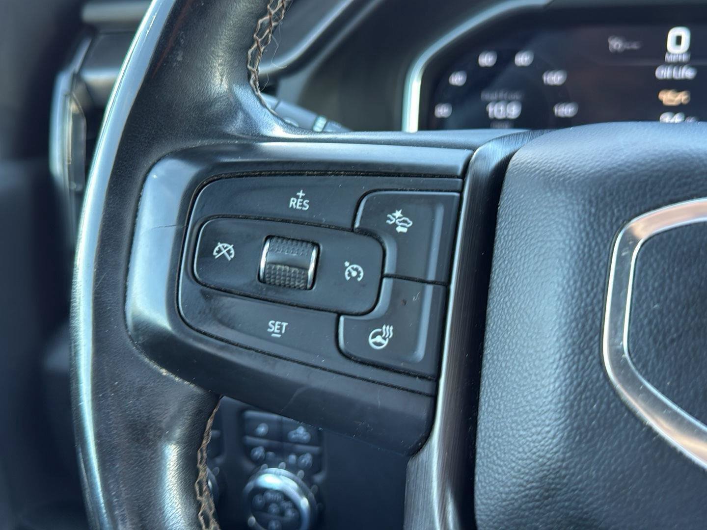 Used 2024 GMC Sierra 3500 AT4 w/ AT4 Preferred Package AWD/4WD image 23