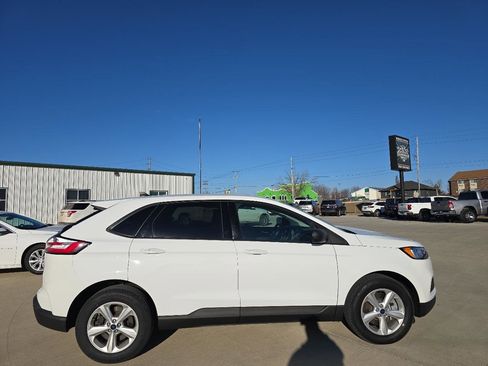 Used 2021 Ford Edge SE image 8
