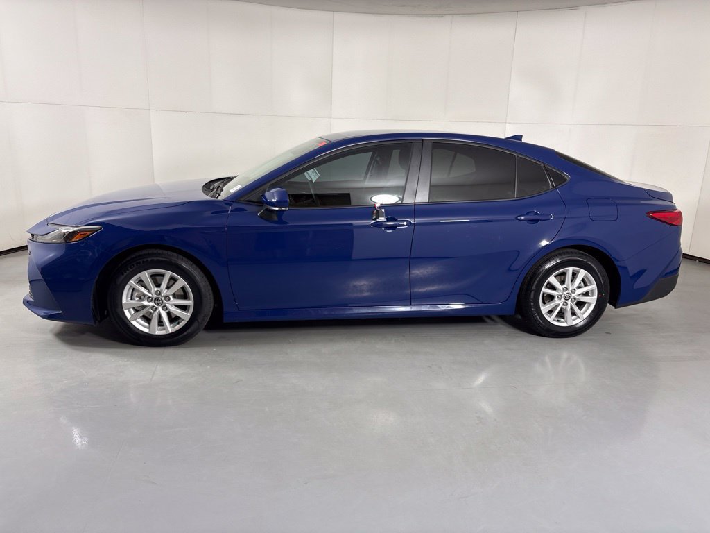 Used 2026 Toyota Camry LE FWD image 5