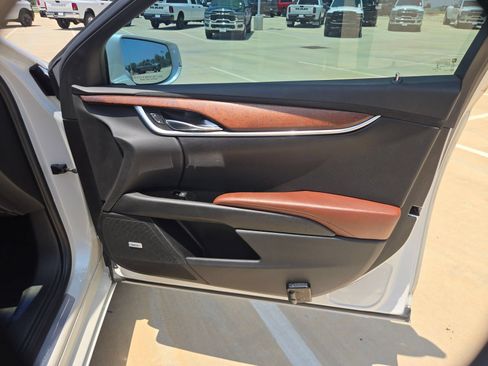 Used 2018 Cadillac XTS Luxury w/ Driver Awareness Package FWD image 23