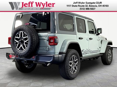 New 2026 Jeep Wrangler Unlimited Sahara w/ Rockslide Package AWD/4WD image 7