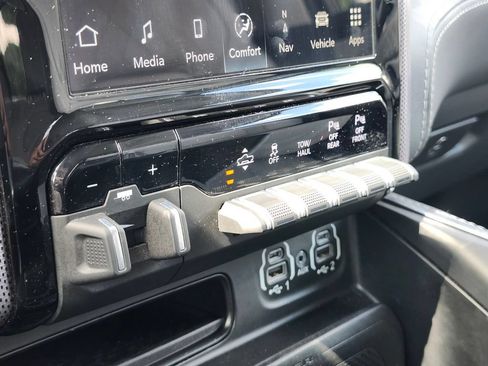 Used 2022 RAM 1500 Limited AWD/4WD image 25