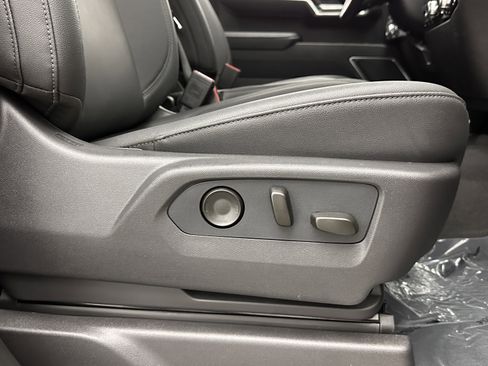 Used 2026 GMC Sierra 1500 SLT image 36