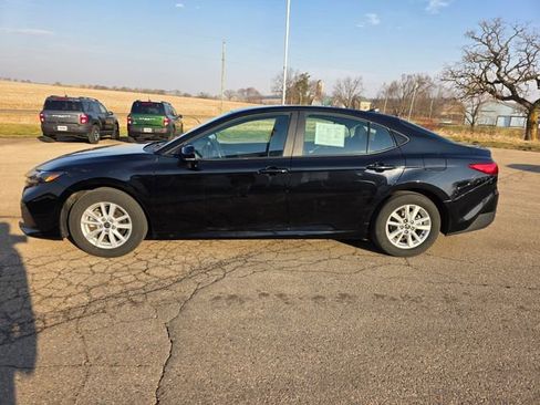 Used 2025 Toyota Camry LE image 26