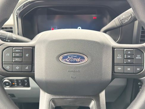 New 2026 Ford F350 4x4 Crew Cab DRW Super Duty image 30