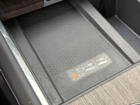 Used 2024 GMC Acadia Denali w/ Super Cruise Package image 29