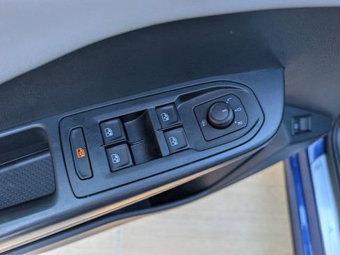 Used 2024 Volkswagen Taos SE image 21