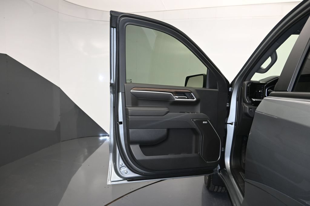 New 2026 Chevrolet Silverado 1500 RST w/ Safety Package AWD/4WD image 10