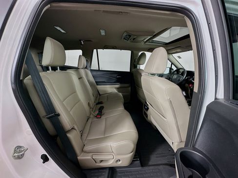 Used 2017 Honda Pilot Touring image 31