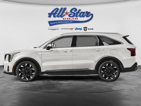 Used 2024 Kia Sorento EX w/ Panoramic Sunroof Package FWD image 3