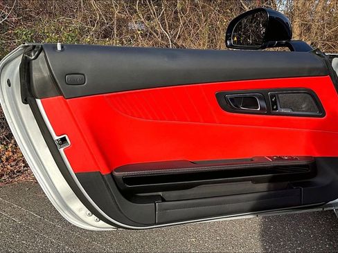 Used 2018 Mercedes-Benz AMG GT Roadster image 14