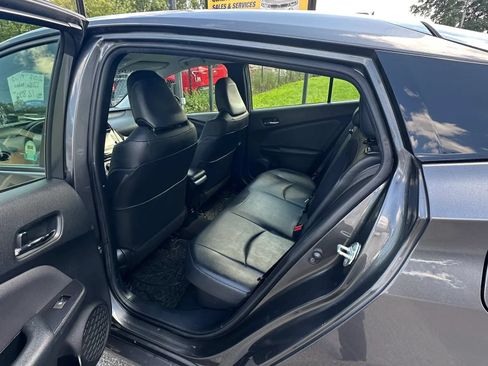 Used 2017 Toyota Prius Three Touring FWD image 20