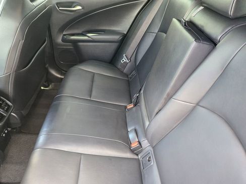 Used 2019 Lexus UX 200 FWD image 9