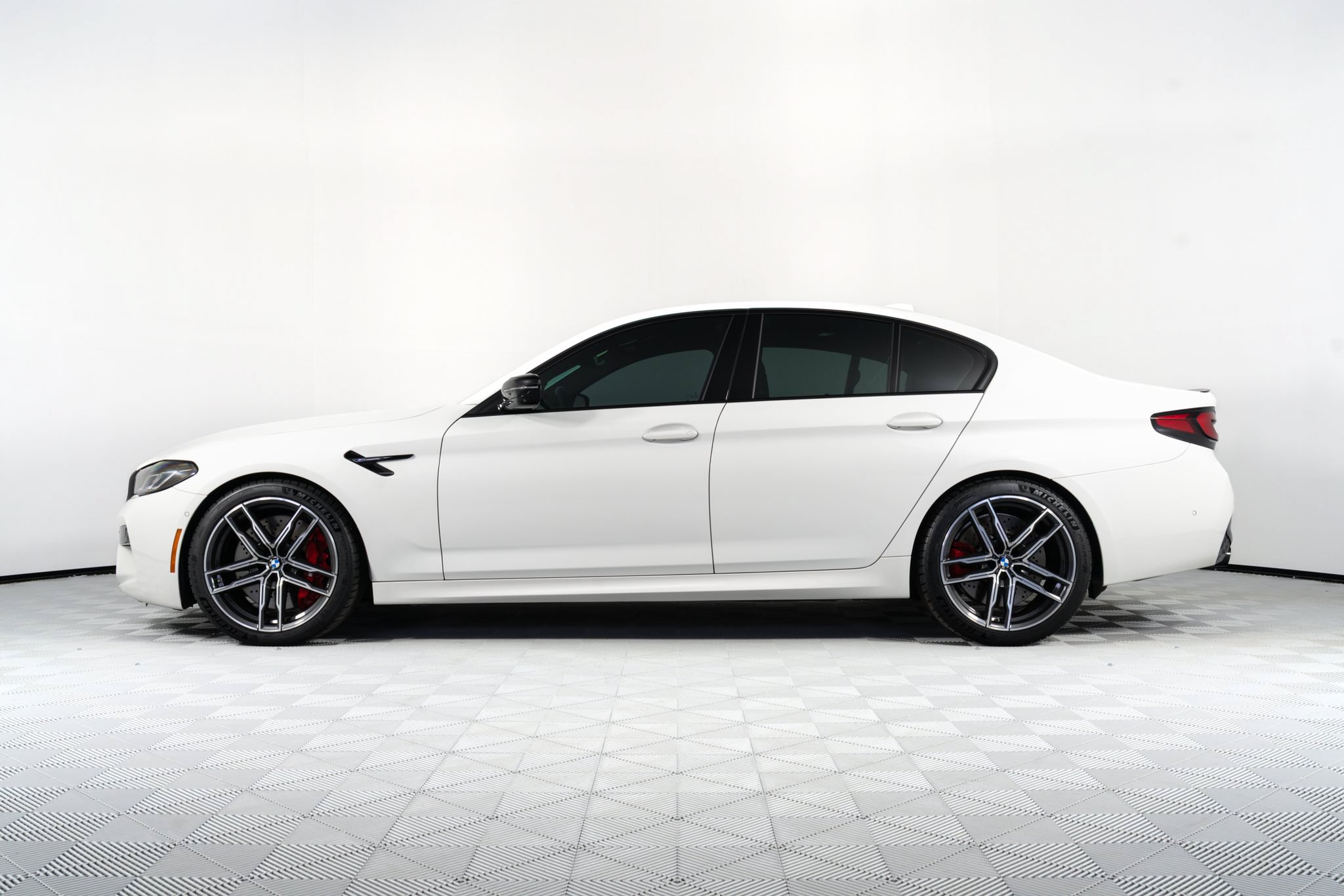Used 2023 BMW M5 w/ Competition Package AWD/4WD image 17