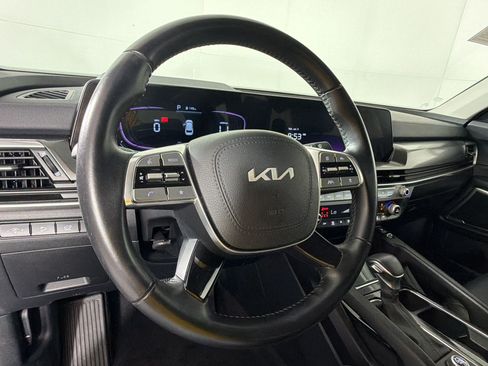 Used 2025 Kia Telluride S FWD image 28